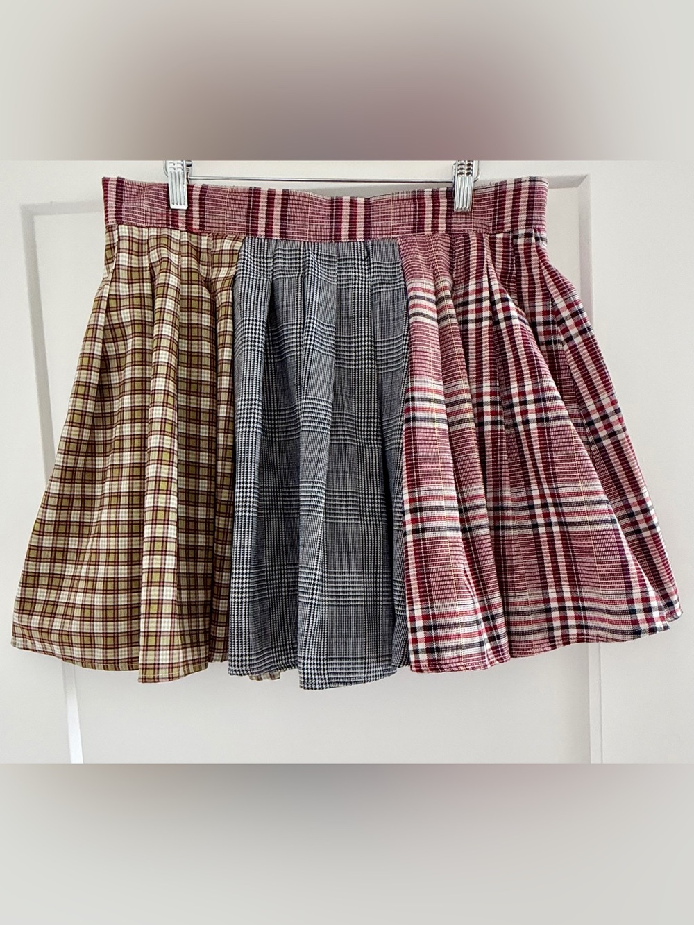 Plaid Mixed-Panel Pleated Mini Skirt
